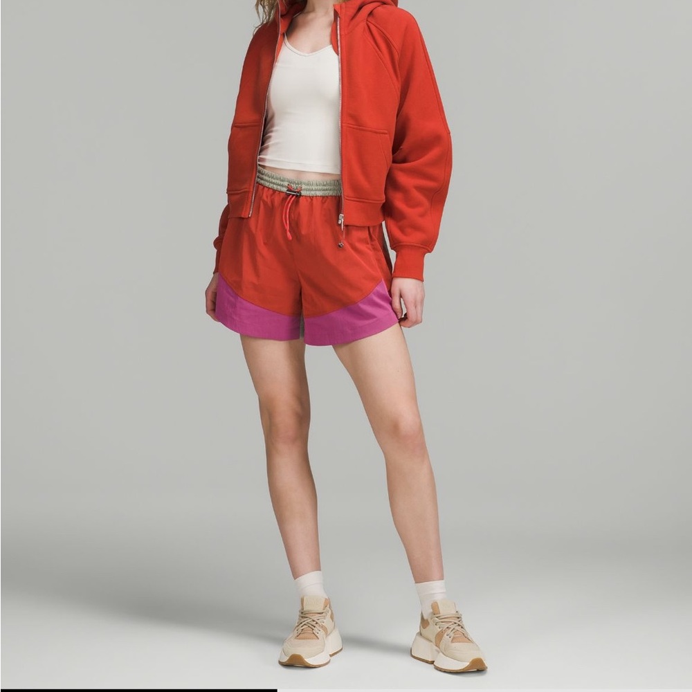 Lululemon high rise shorts Evergreen NWT. Size 8